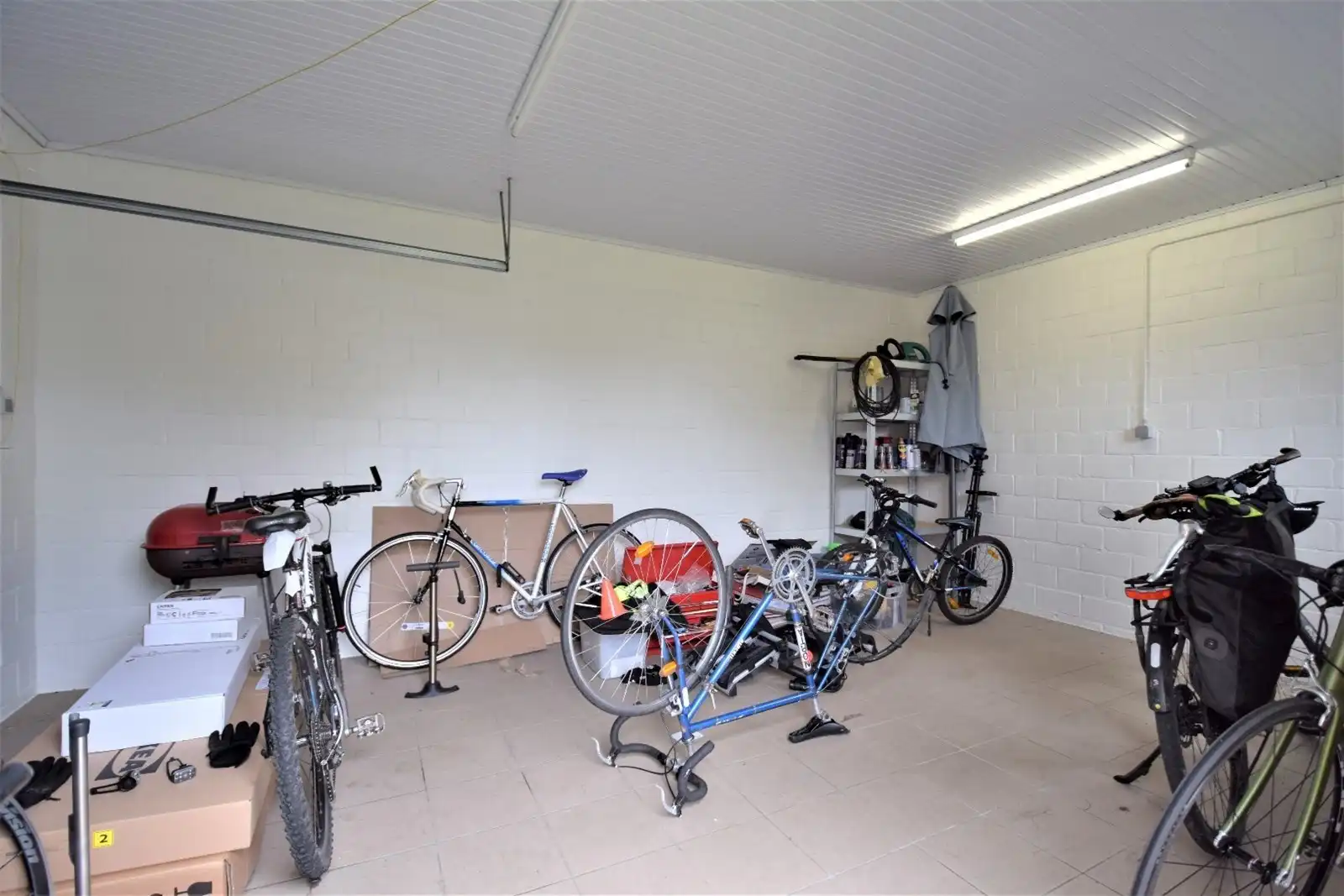 Hoekwoning met drie slaapkamers, tuin en garage foto 14