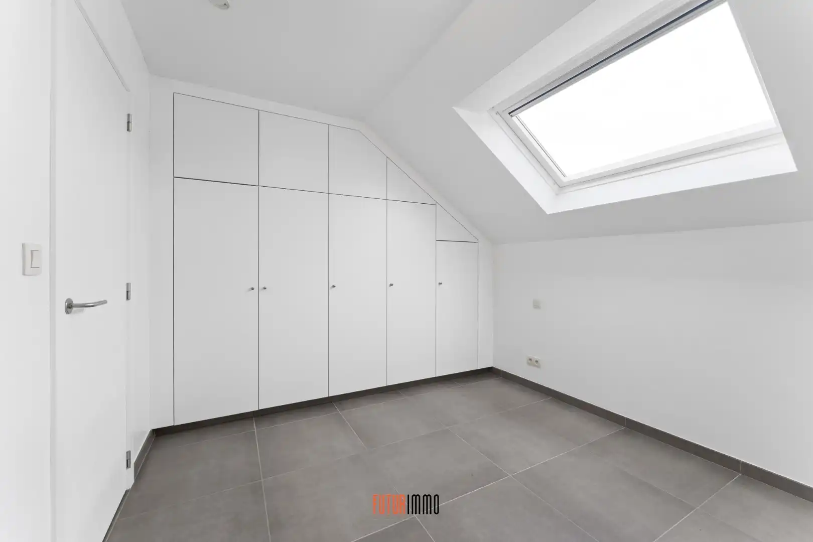 Opbrengsteigendom: duplexappartement + 12 garages foto 10