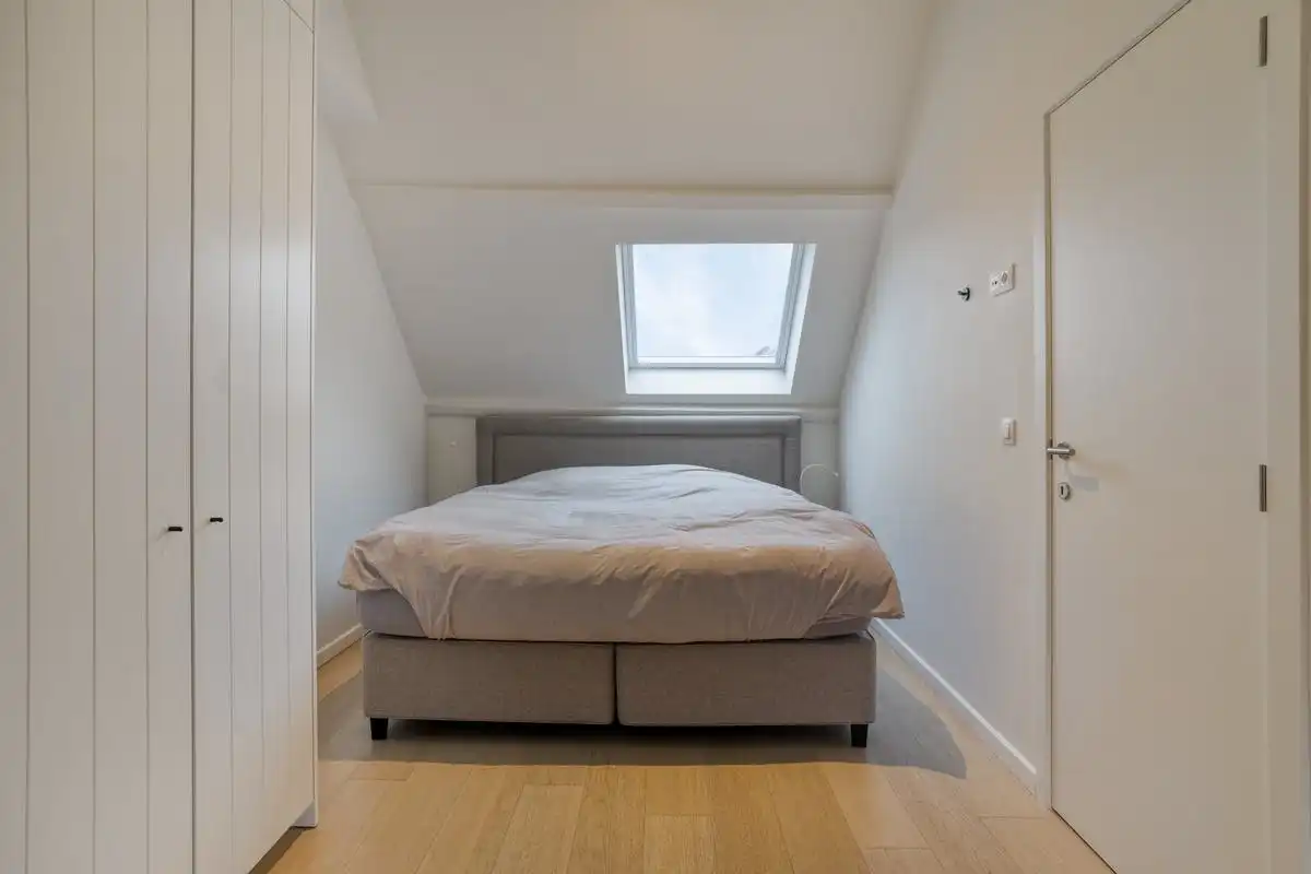 Gerenoveerd huis met 3 slaapkamers te koop in Kristus Koning foto 15