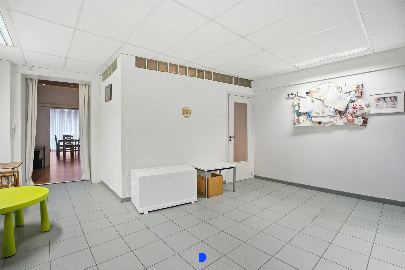 Veelzijdige rijwoning met 2 garages in het centrum van Tielt! foto 15