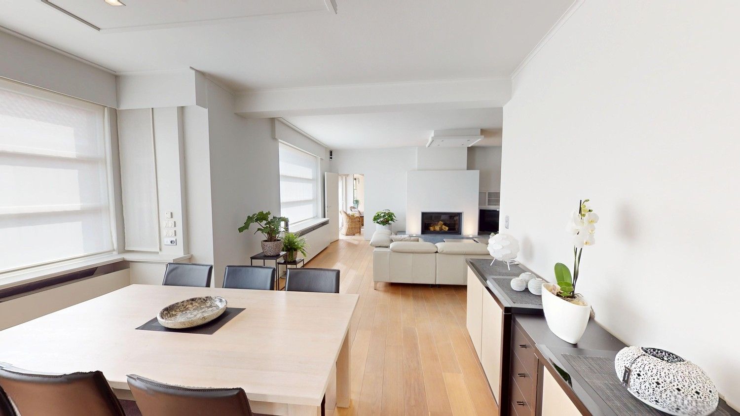Zeer ruime woning met 4 slaapkamers te koop! foto 3