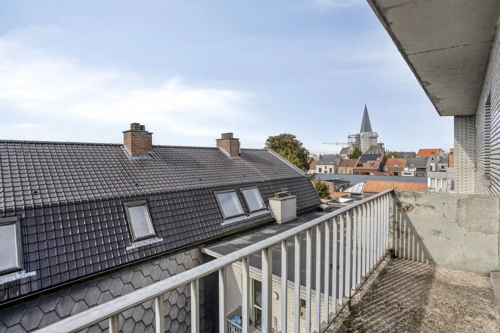 Zeer ruim, zonovergoten appartement met 3 slaapkamers! foto 17