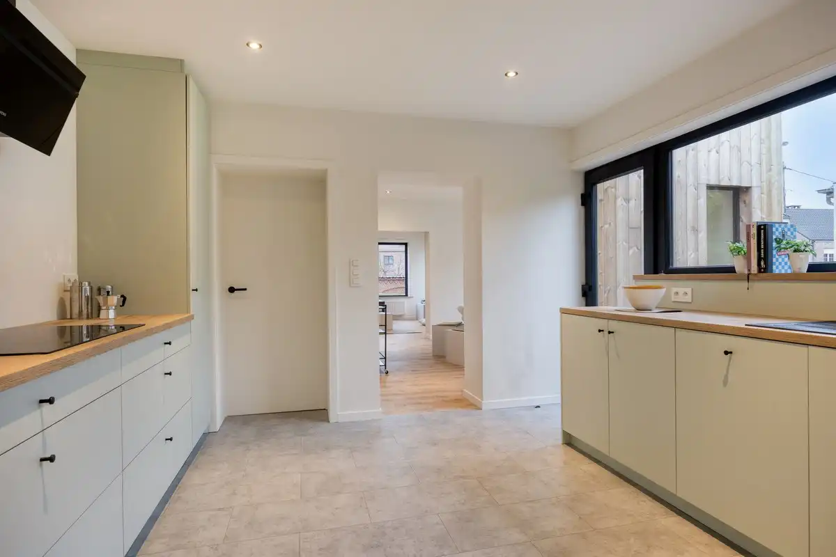 Energiezuinige, volledig gerenoveerde woning met 3 slaapkamers in Ninove foto 7