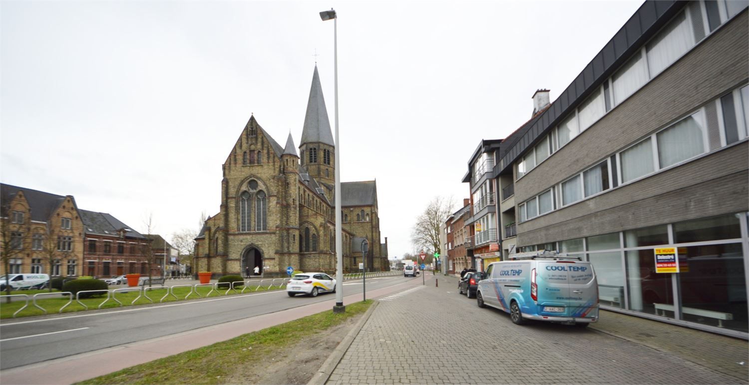 MODERN COMMERCIEEL GELIJKVLOERS 400 M2 OPTIONELE PARKING foto 3