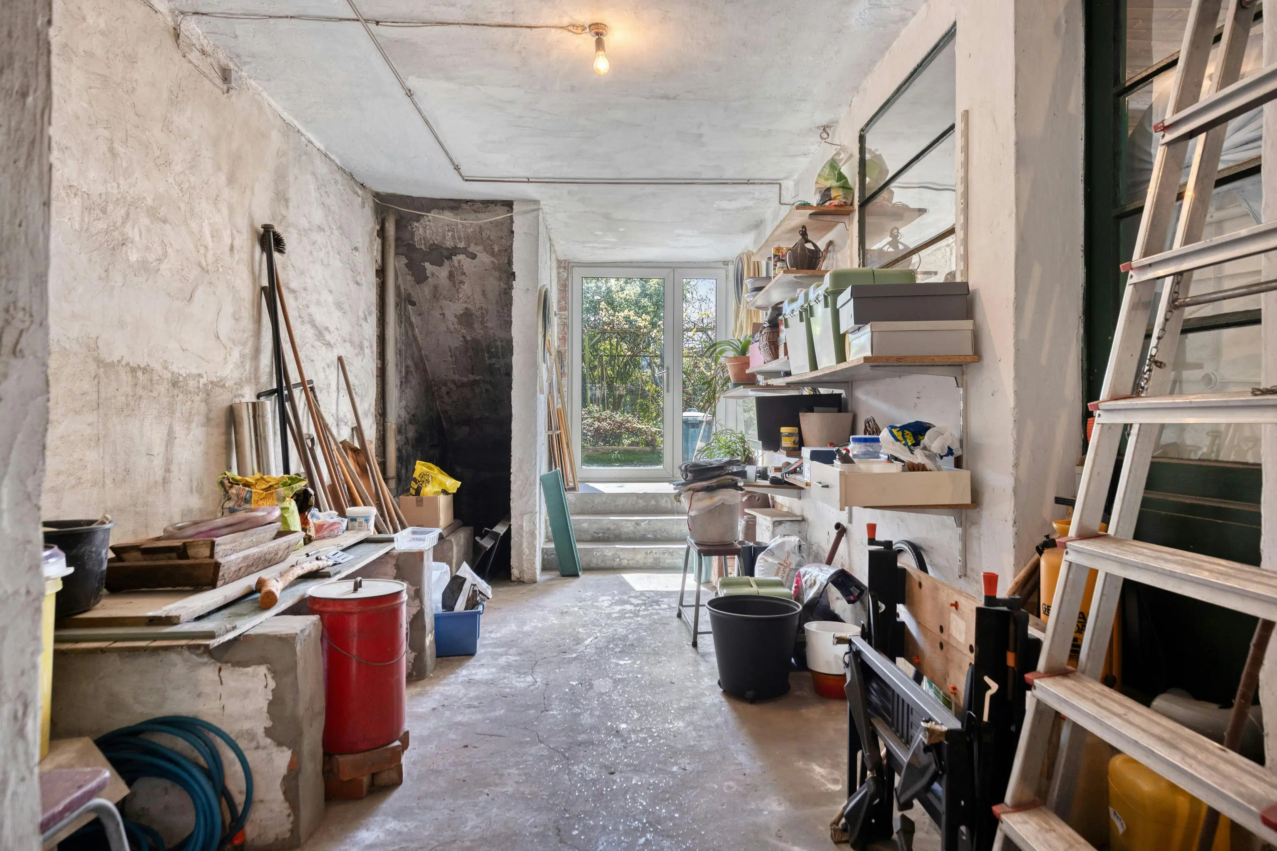 Charmant huis met ruime en zonnige tuin te koop in Merksem! foto 23