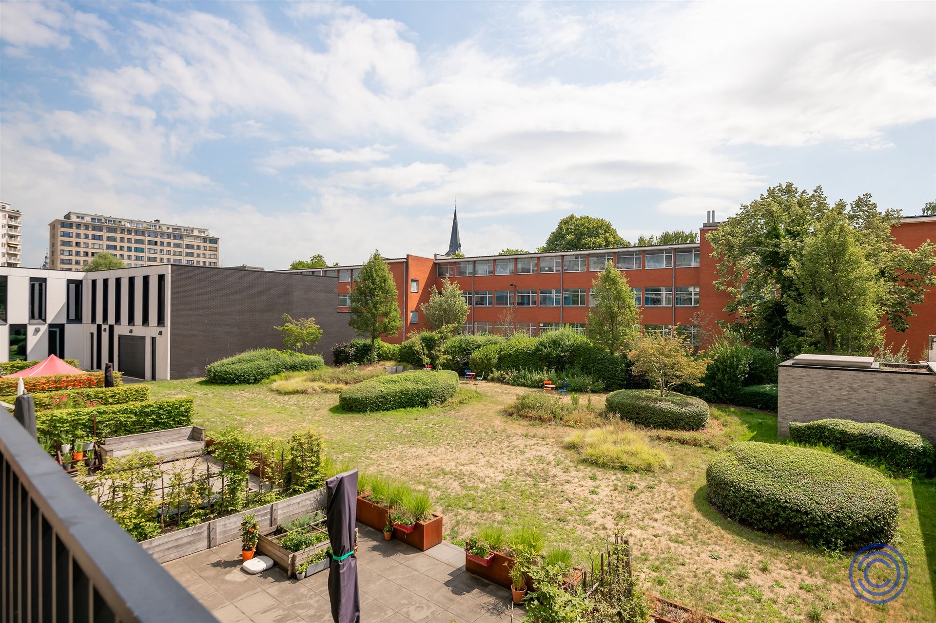 Energiezuinig 2-slpk appartement met terras en gemeenschappelijke tuin! foto 11