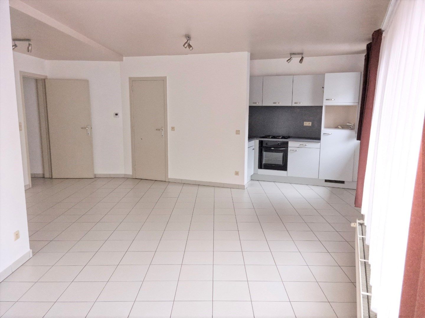 Instapklaar 1-slaapkamerappartement met garage TE KOOP in Sint-Amandsberg (Gent) foto 4