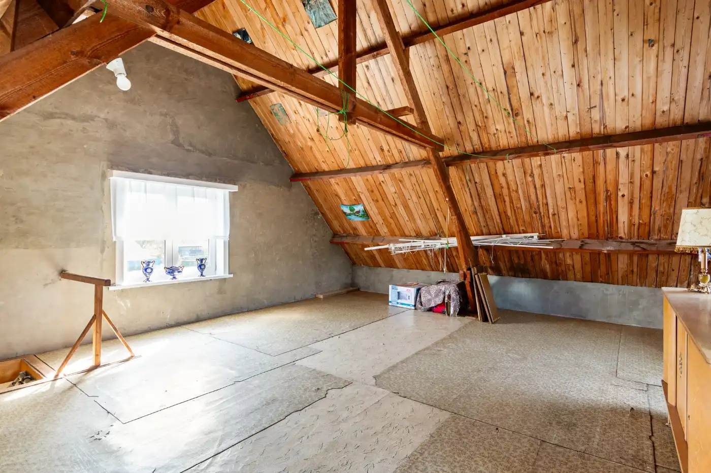 Vrijstaande, te renoveren woning met 3 à 4 slpk., garage en zuid-tuin foto 23