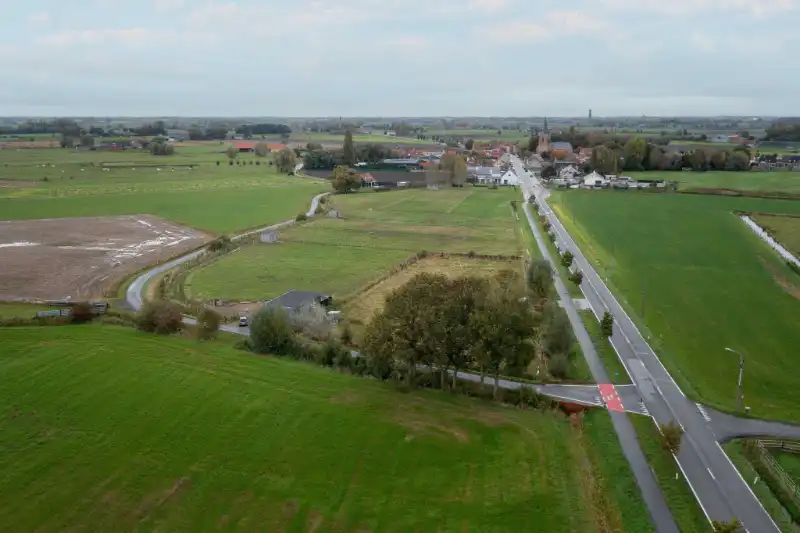 Groot-Diksmuide. Nieuwkapelle. Diverse weilanden van 2ha met instapklare stalling en voorzien van speciale afsluitingen foto 6