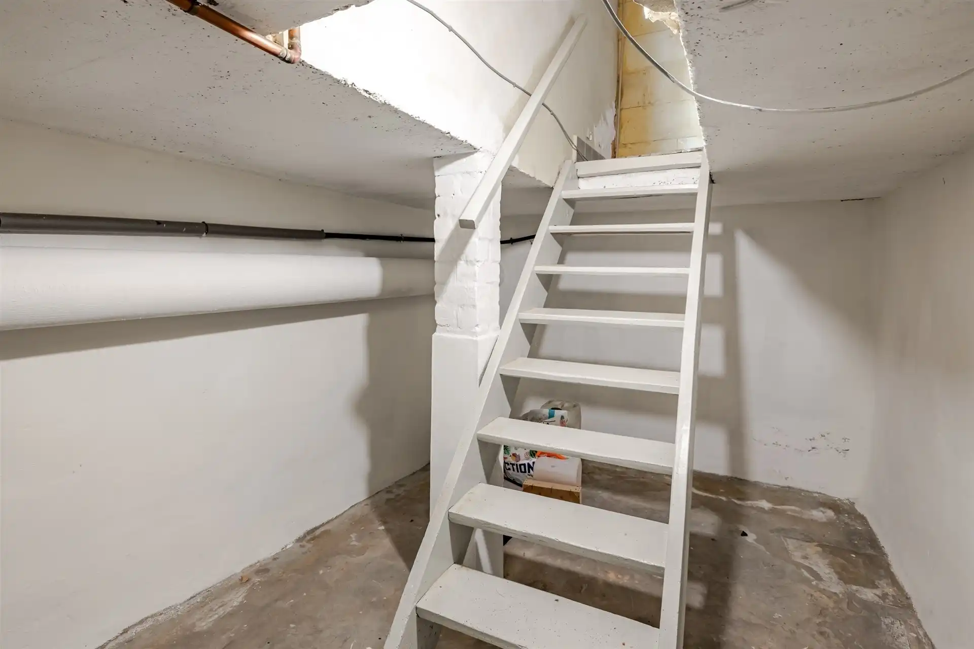 Gezellige rijwoning met uitzonderlijke grote tuin in hartje Schellebelle foto 24