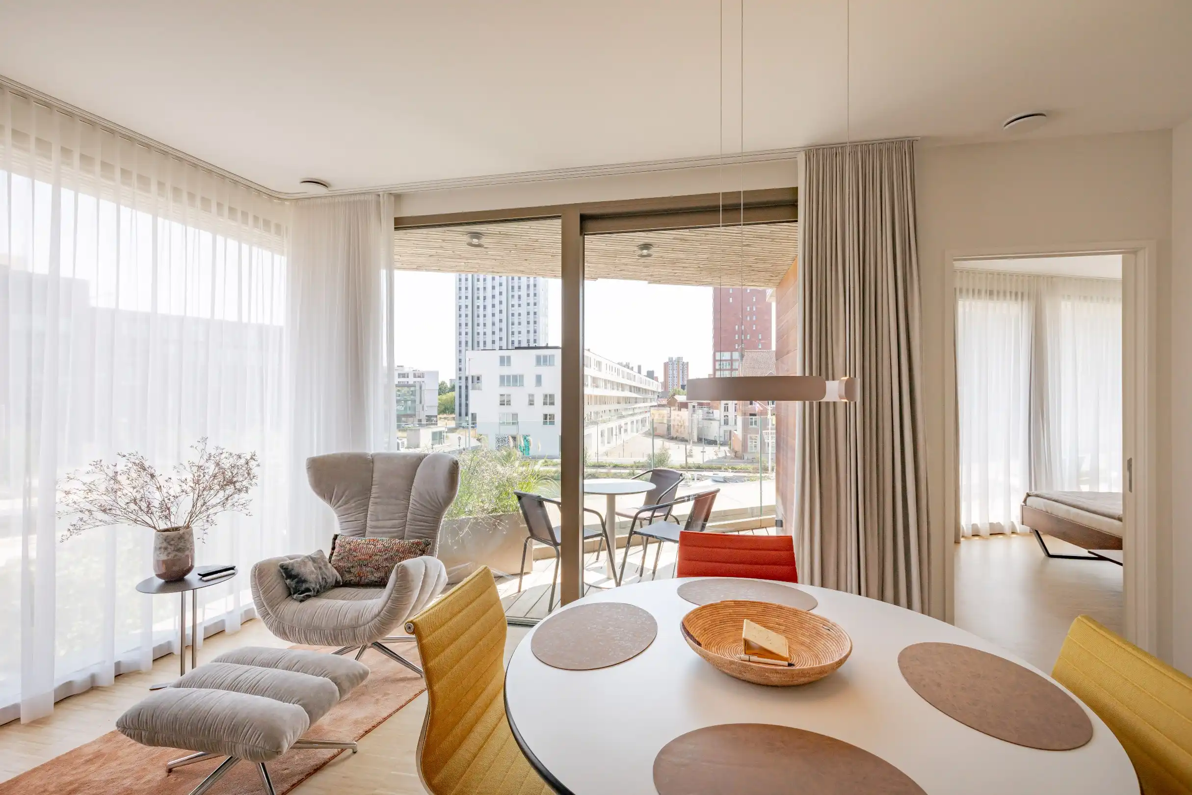 Exclusief gemeubeld en volledig ingericht appartement aan de Vaartkom! foto 2