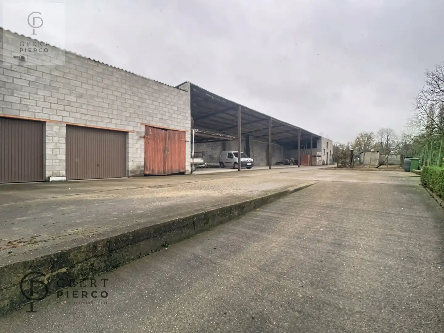 Karaktervolle hoeve met loods op een perceel van 16a76ca. foto 39