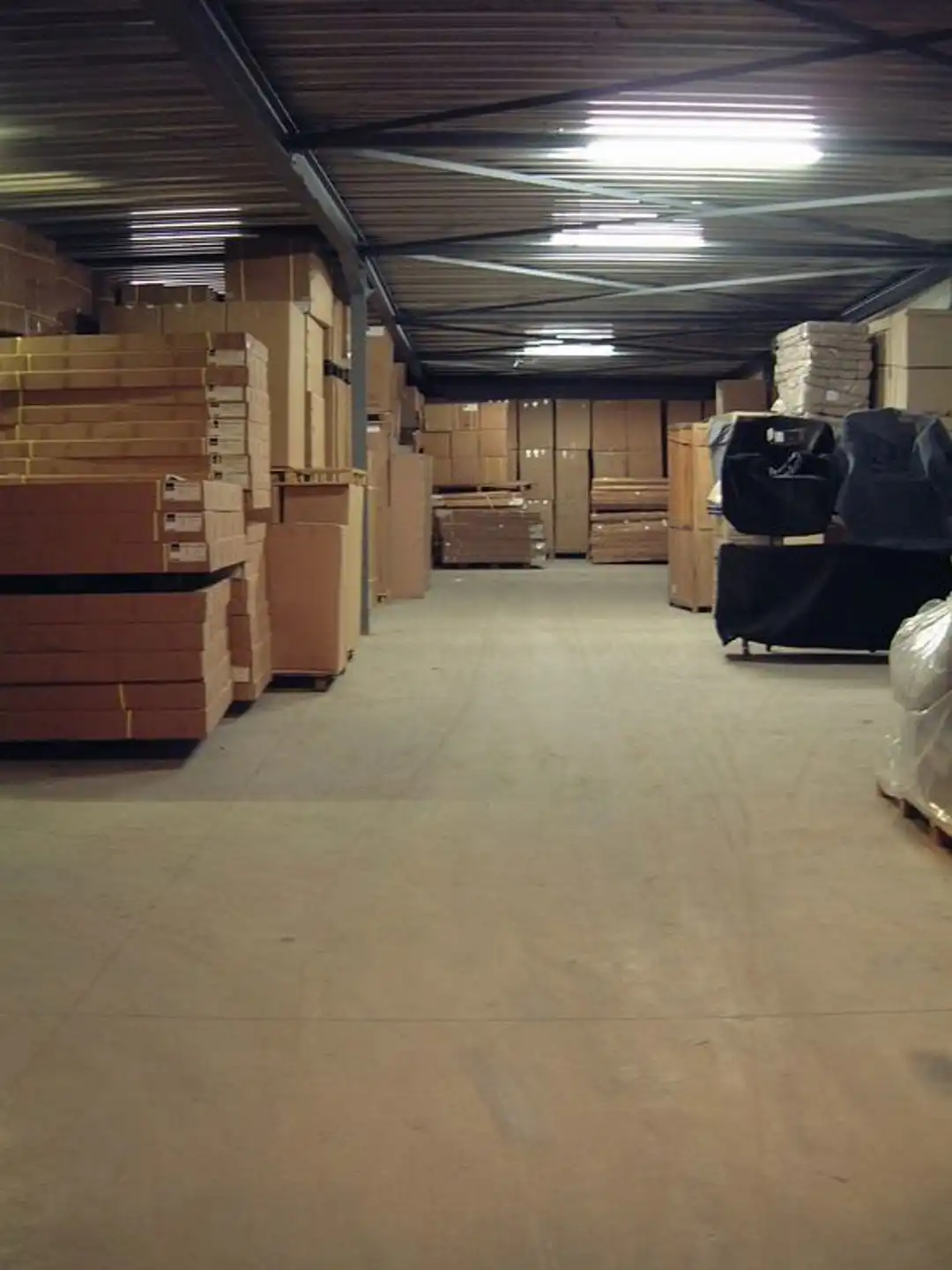 PUTTE: zichtlocatie magazijn met woning en ruime parking foto 6