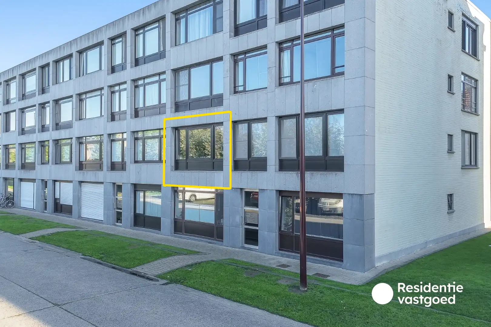 Tweeslaapkamerappartement met privatieve staanplaats nabij het centrum van De Haan foto 2