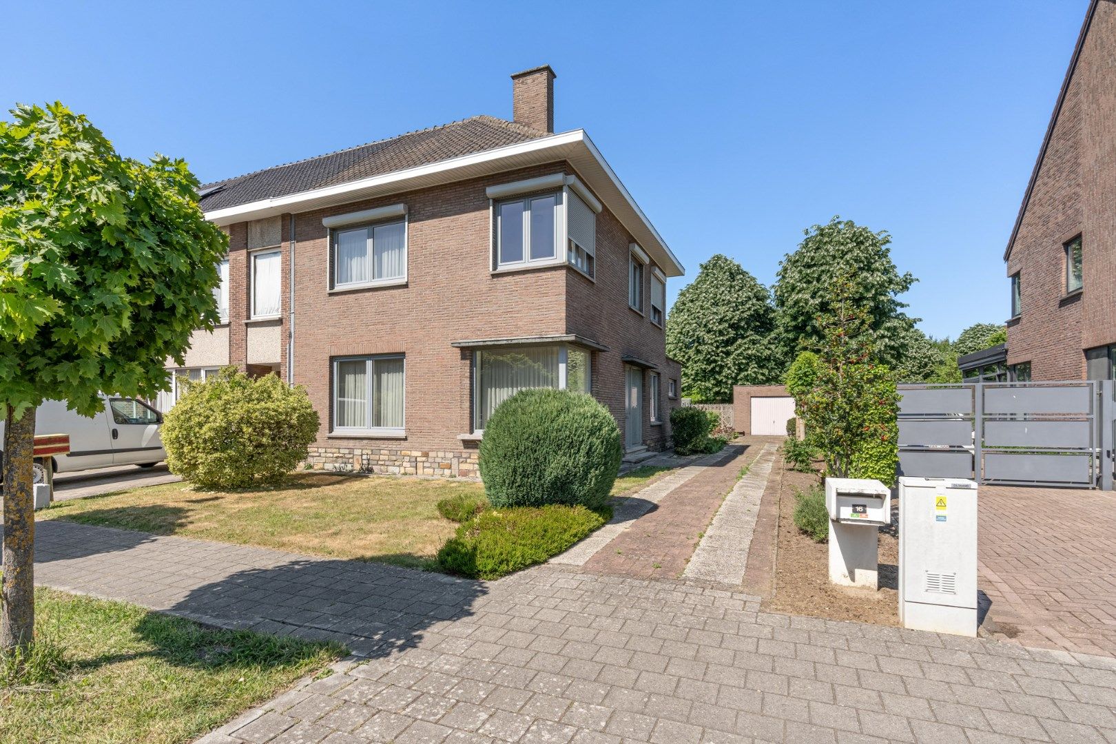 ()=>{if(producerUpdateValueVersion(node),producerAccessed(node),node.value===ERRORED)throw node.error;return node.value} van Maerlantlaan 16 - - 3500 Hasselt