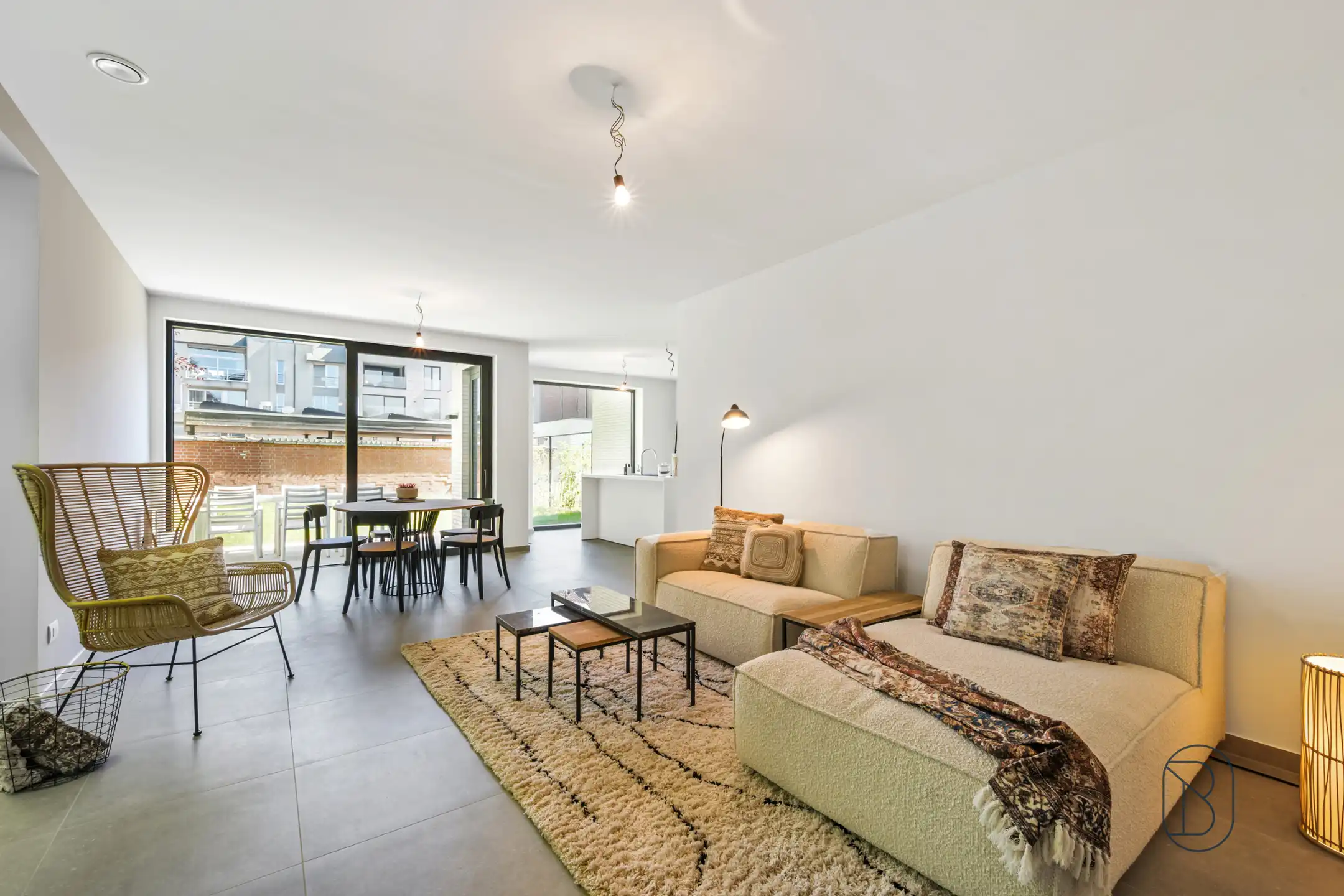 Kwalitatief afgewerkte nieuwbouw met 3 slk, E-peil 0. foto 2