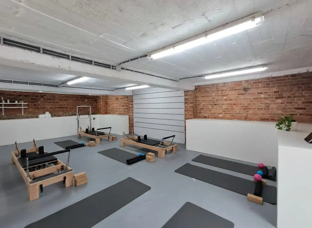 VEELZIJDIG HANDELSPAND IN HET CENTRUM VAN RUISELEDE foto 11