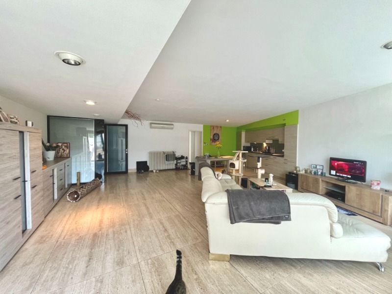 GELIJKVLOERS EENSLAAPKAMERAPPARTEMENT TE HUUR foto 3