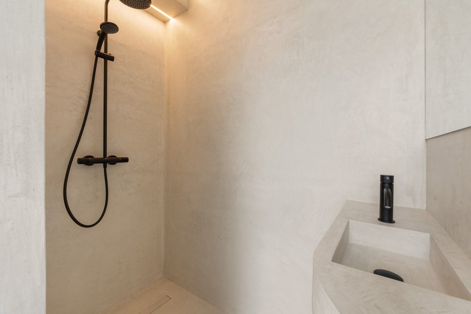 Magnifiek gerenoveerd appartement met 3 slpks. en ruim terras foto 11