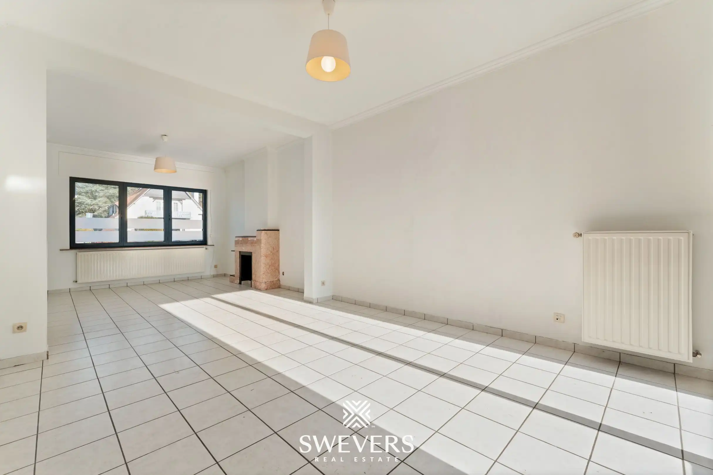 Verrassend ruime gezinswoning: 4 slaapkamers, garage, kelder & zolder   foto 2