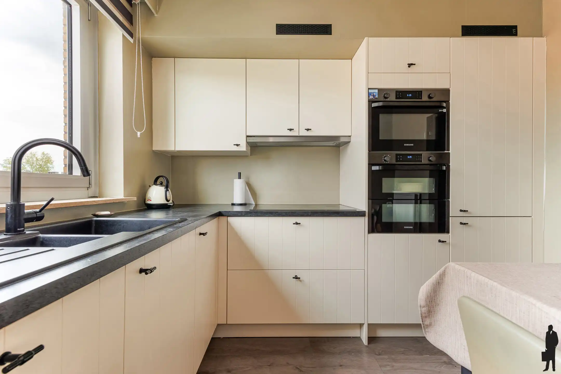 Appartement op zeer gunstige ligging met 3 slpk en garagebox foto 6