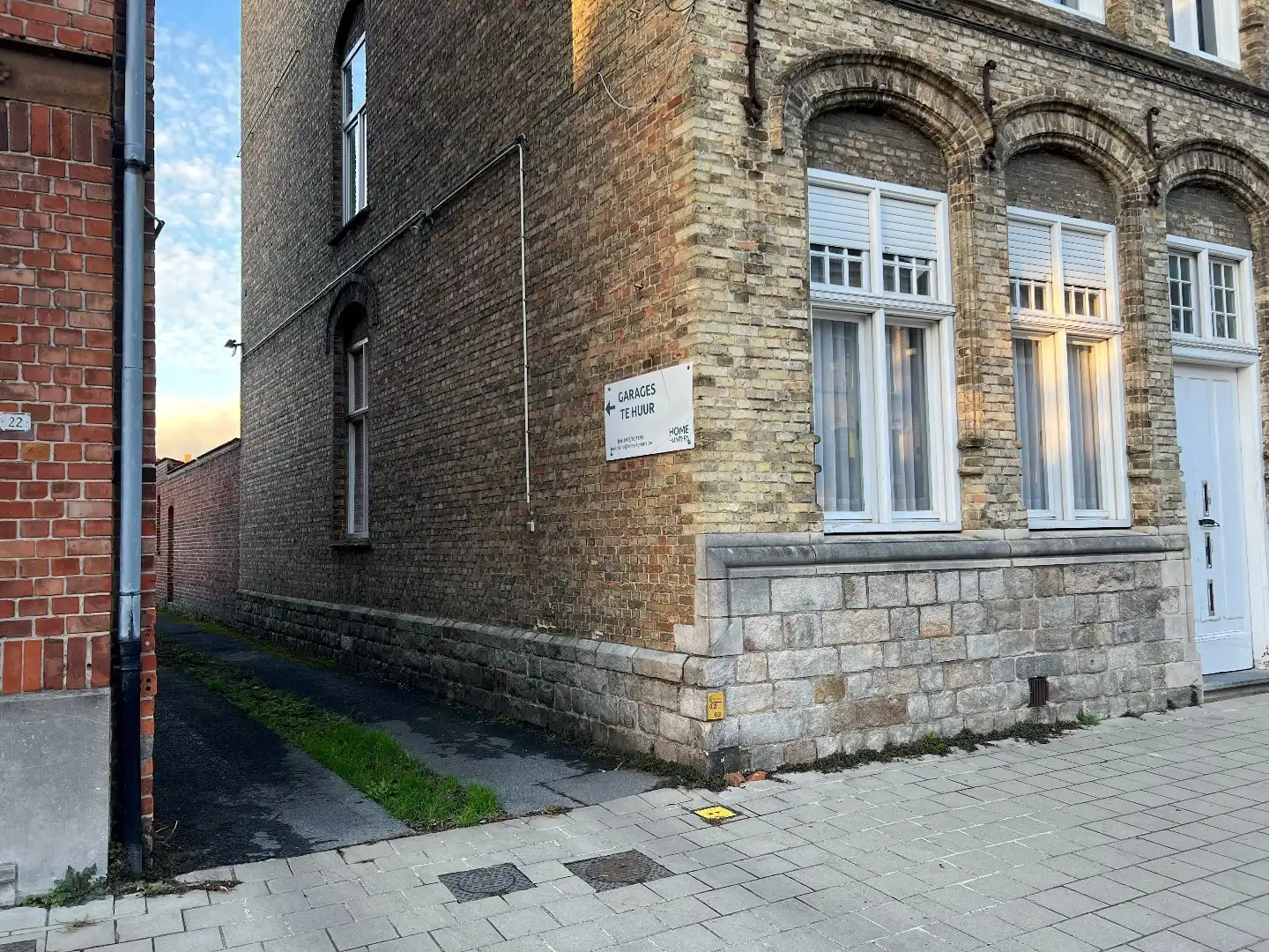 Garagebox in centrum Ieper foto 4