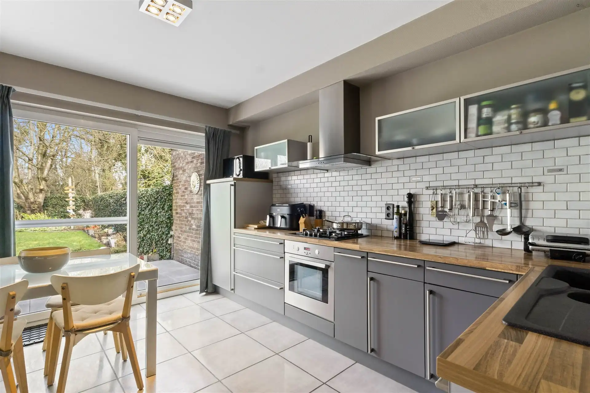 Rustig gelegen HOB met 3 slaapkamers foto 8