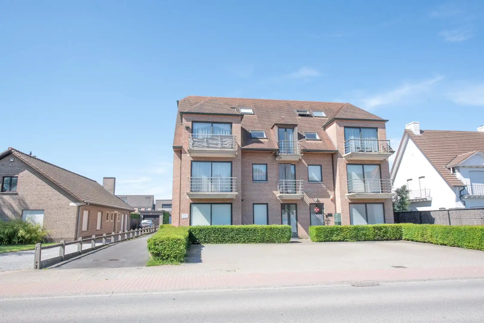 Te koop – Gelijkvloers appartement met terras, tuin en garage in Wielsbeke foto 12