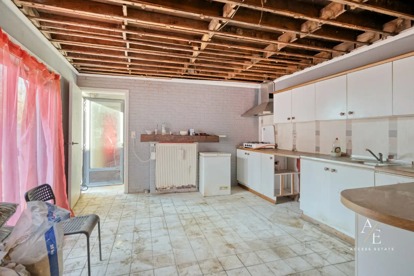 MERELBEKE-MELLE - Te renoveren hoeve op mooi perceel! foto 5