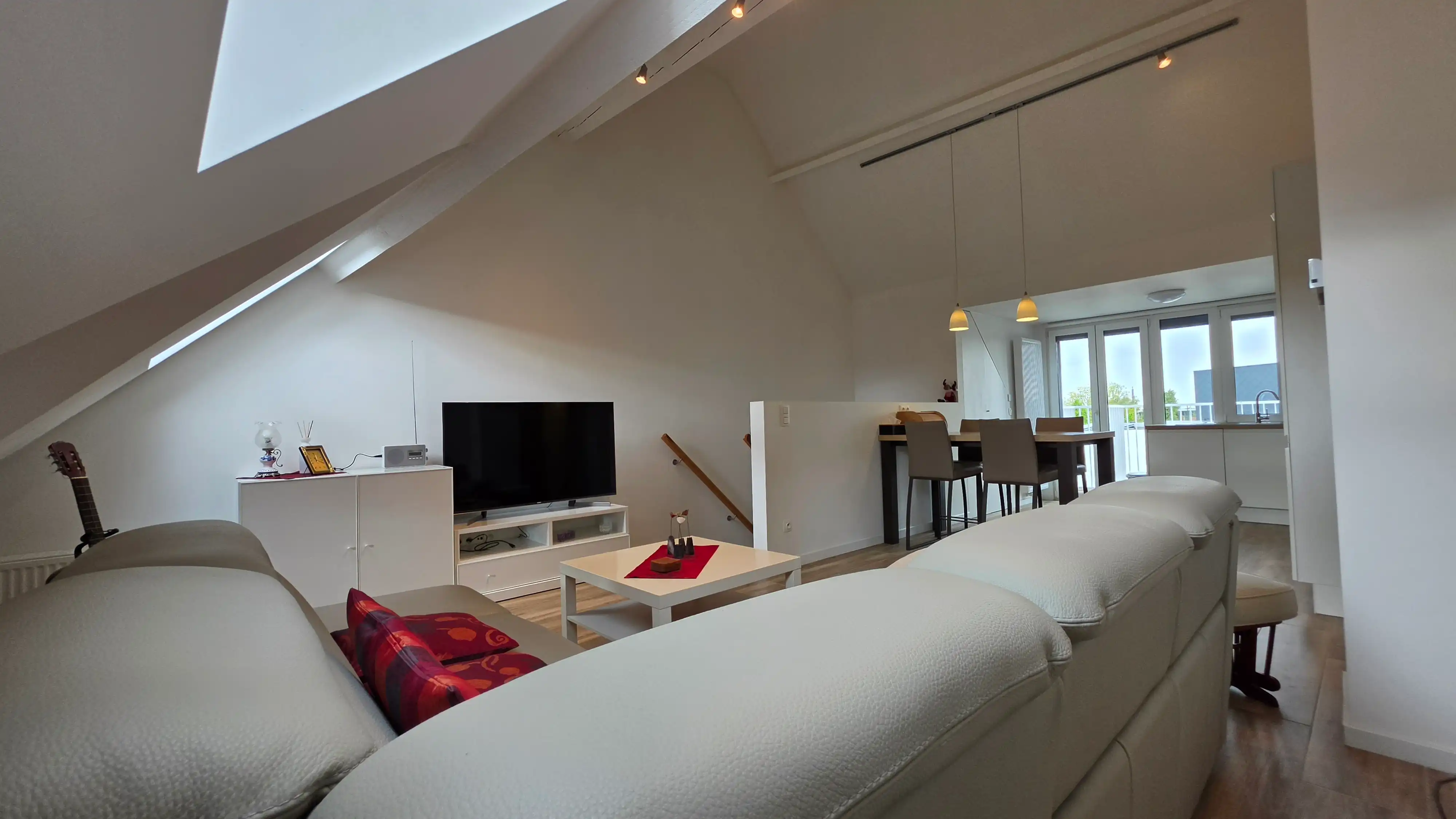 Luxueus twee slaapkamer app, terras, bureel, unieke ligging foto 4