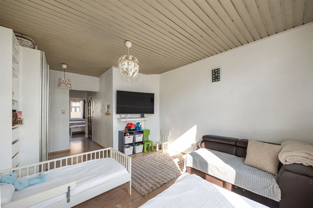 Ruime woning met 4 slaapkamers en stadskoer foto 16