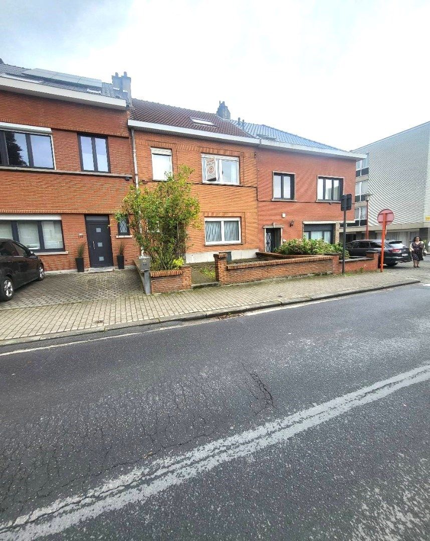 Ruime tweegevelwoning met garage en stadstuin aan de rand van Brussel. foto 2