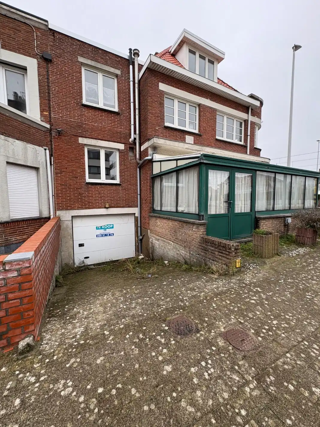 Ruime en gemakkelijk toegankelijke garage te koop  foto 2