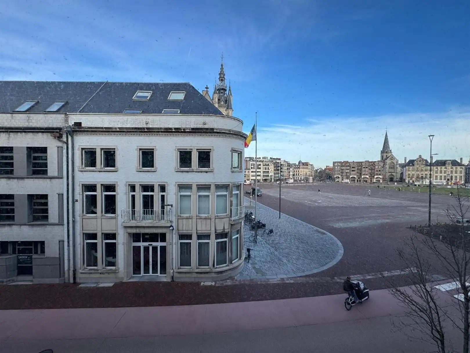 Ruim appartement met uitzicht over de Grote Markt foto 24