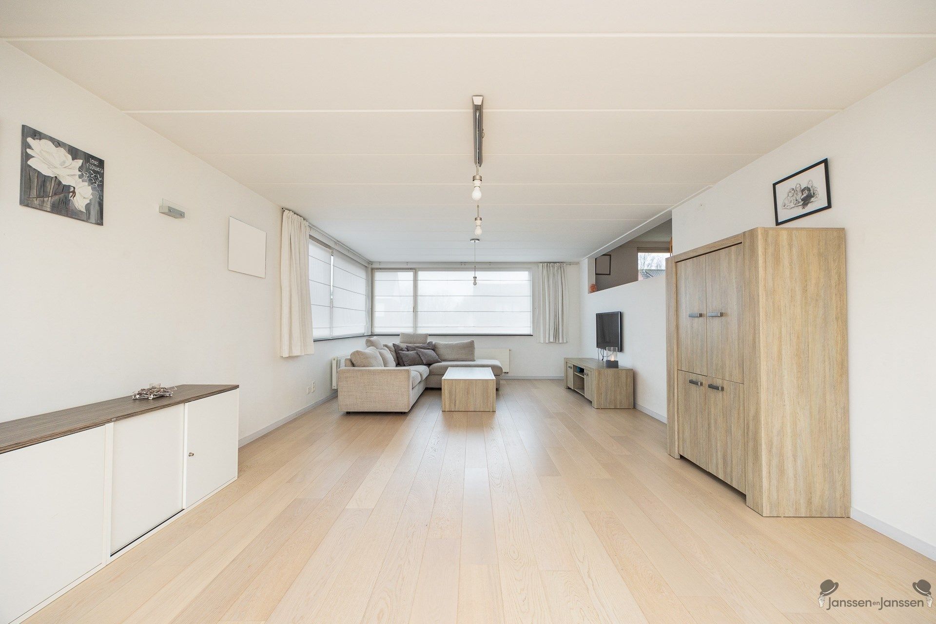 Woning met 4 slaapkamers en praktijk- of kantoorruimte op 744 m² foto 13