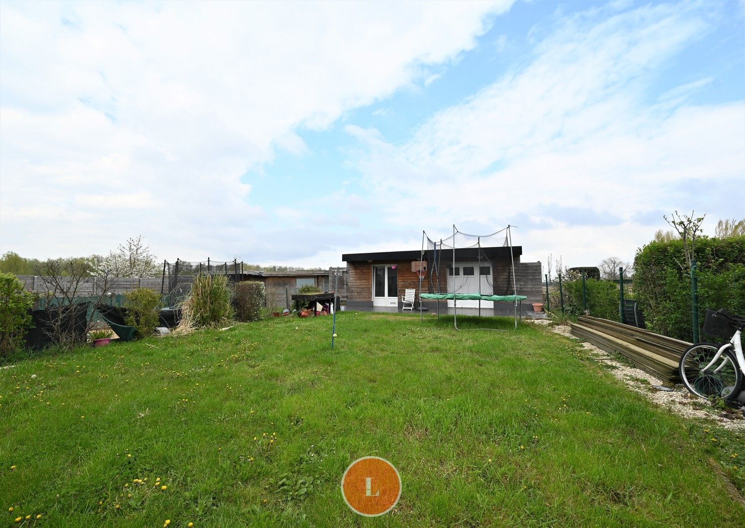 Recente rijwoning met grote garage en tuin in Menen foto 13