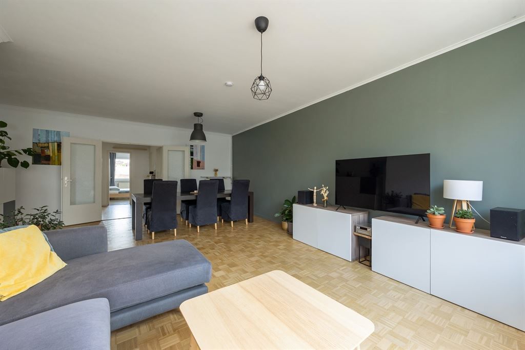 Lichtrijk instapklaar app met 2 slpks en terras  foto 2