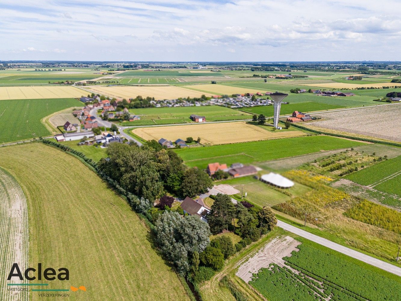 Landhuis op een idyllische locatie te midden het krekengebied foto 2