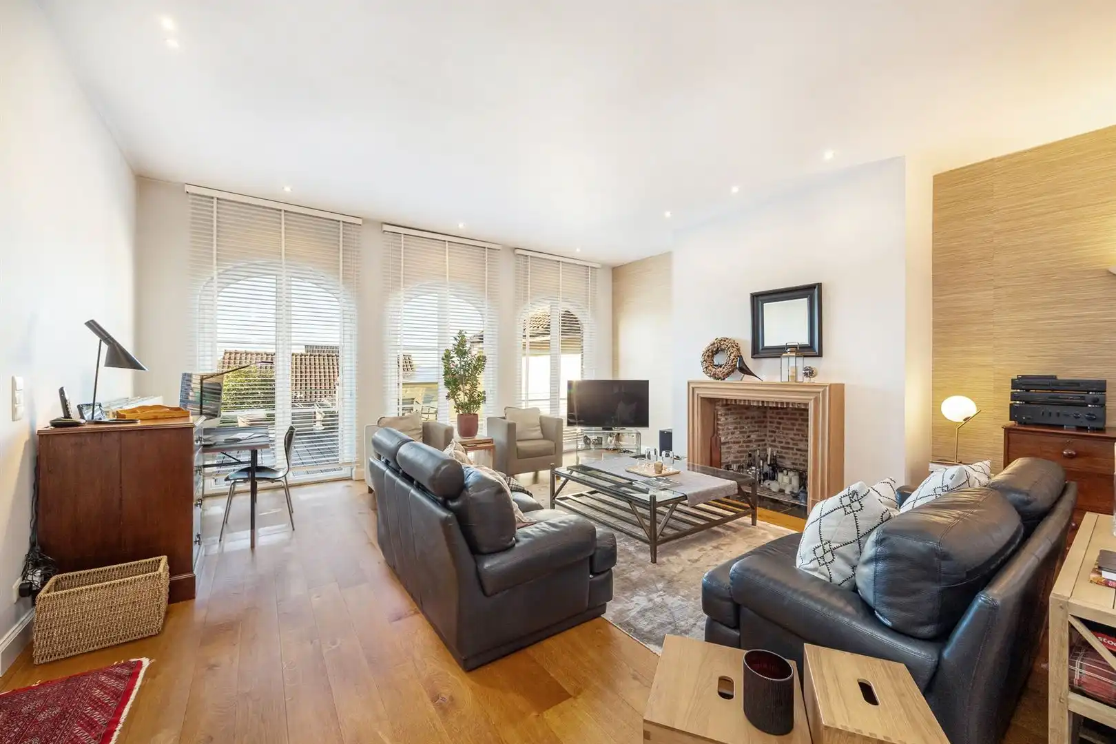 Woning met praktijk, bijgebouw en tuin in Beerzel-dorp! foto 3