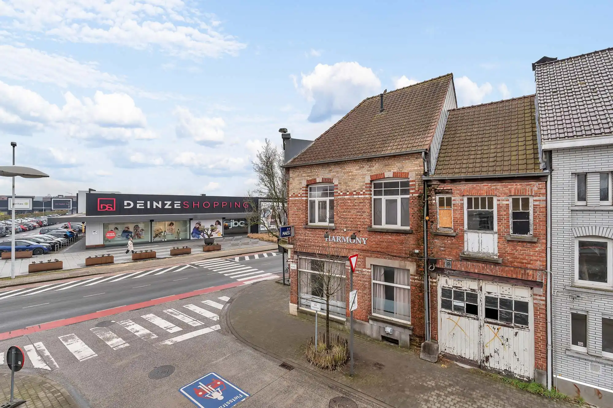 Volledig te renoveren handelspand met woonst op toplocatie foto 2