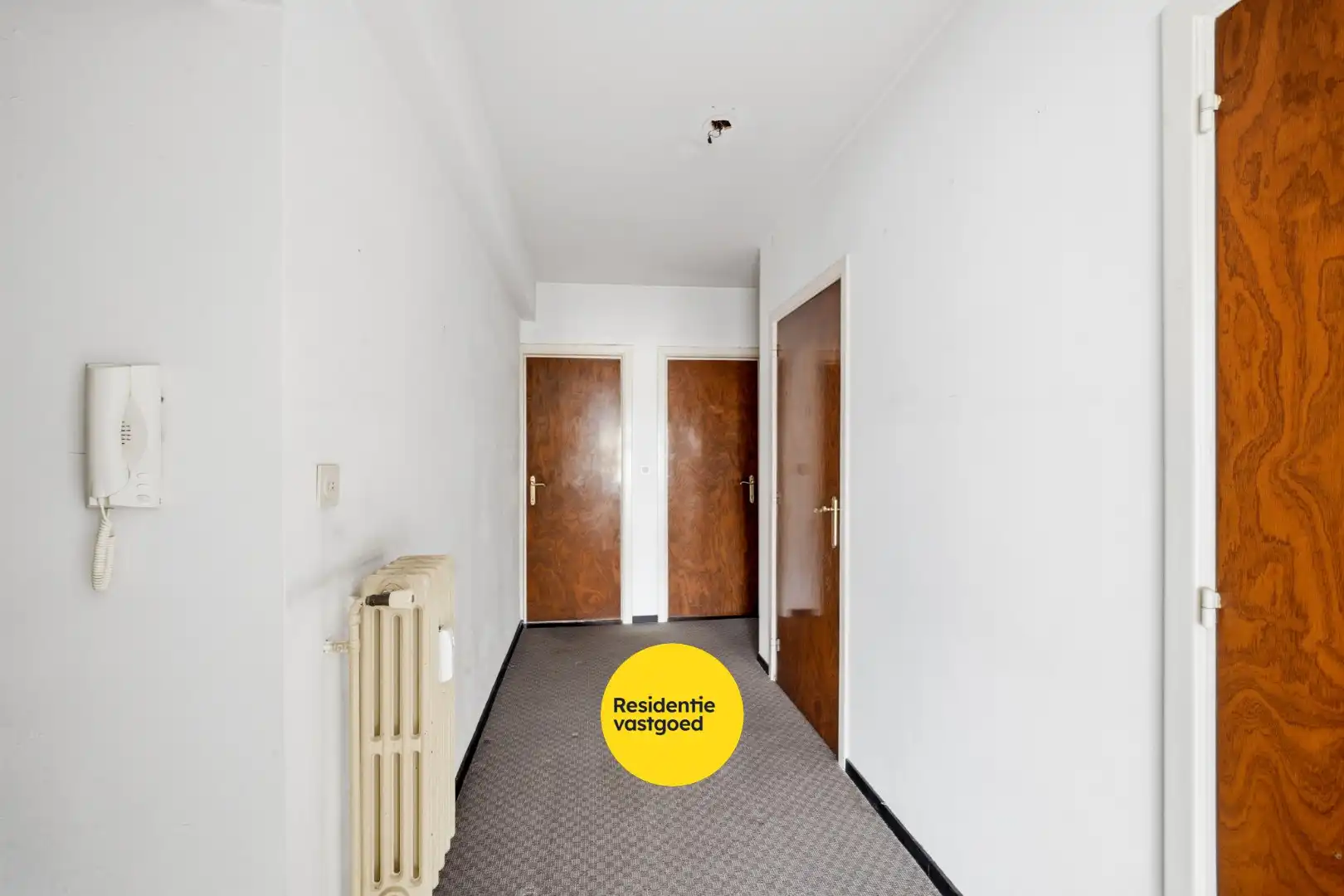 Op te frissen 2-slaapkamerappartement met open zicht te Oostende foto 16