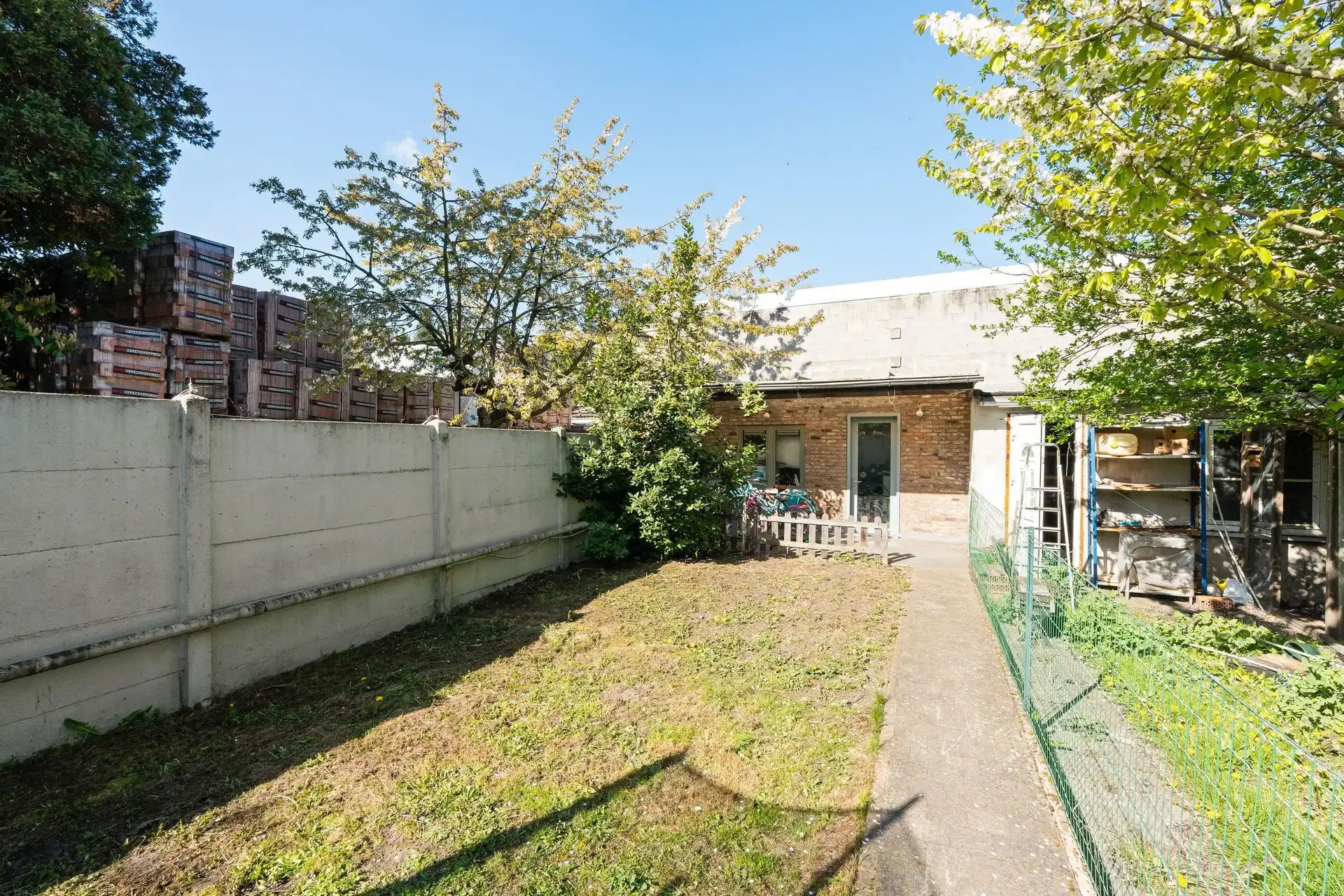 Instapklare energiezuinige eengezinswoning met 4 slaapkamers, 2 badkamers en West tuin. foto 3