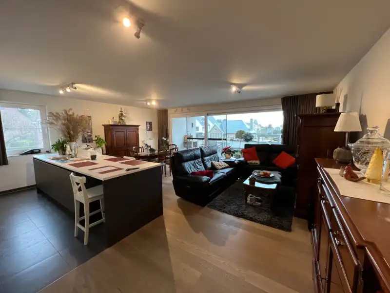 --- NIEUW --- Ruim recent appartement (112m²) met 3 slaapkamers + garagebox foto 3