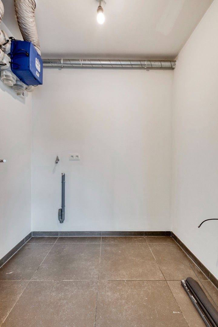 Te koop: lichtrijk appartement in hartje Genk foto 19