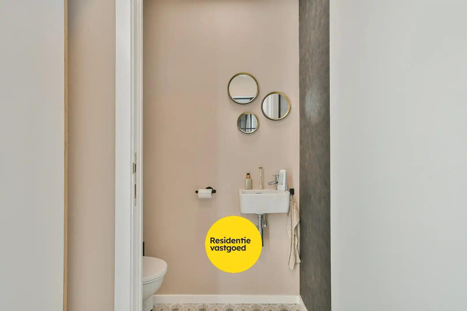 Uniek appartement met carport met grote berging gelegen in een oude graanmolen foto 13