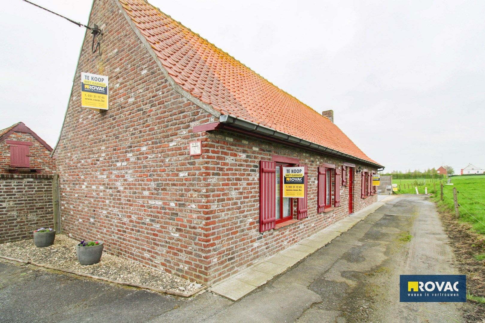 TOPPER! Landelijk gelegen woning met garage op 1684 m² foto 1