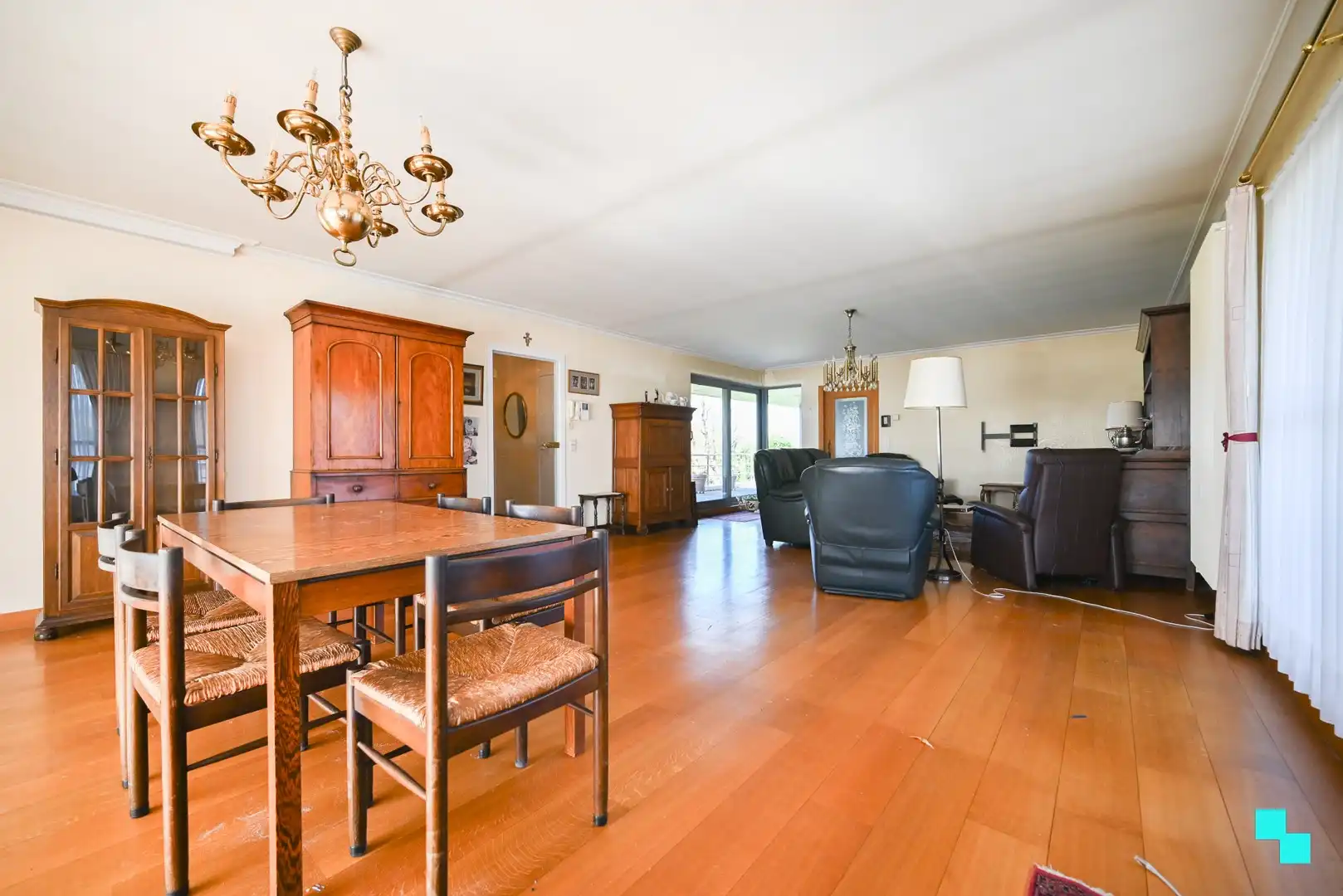 Unieke penthouse met drie terrassen in hartje Izegem foto 7