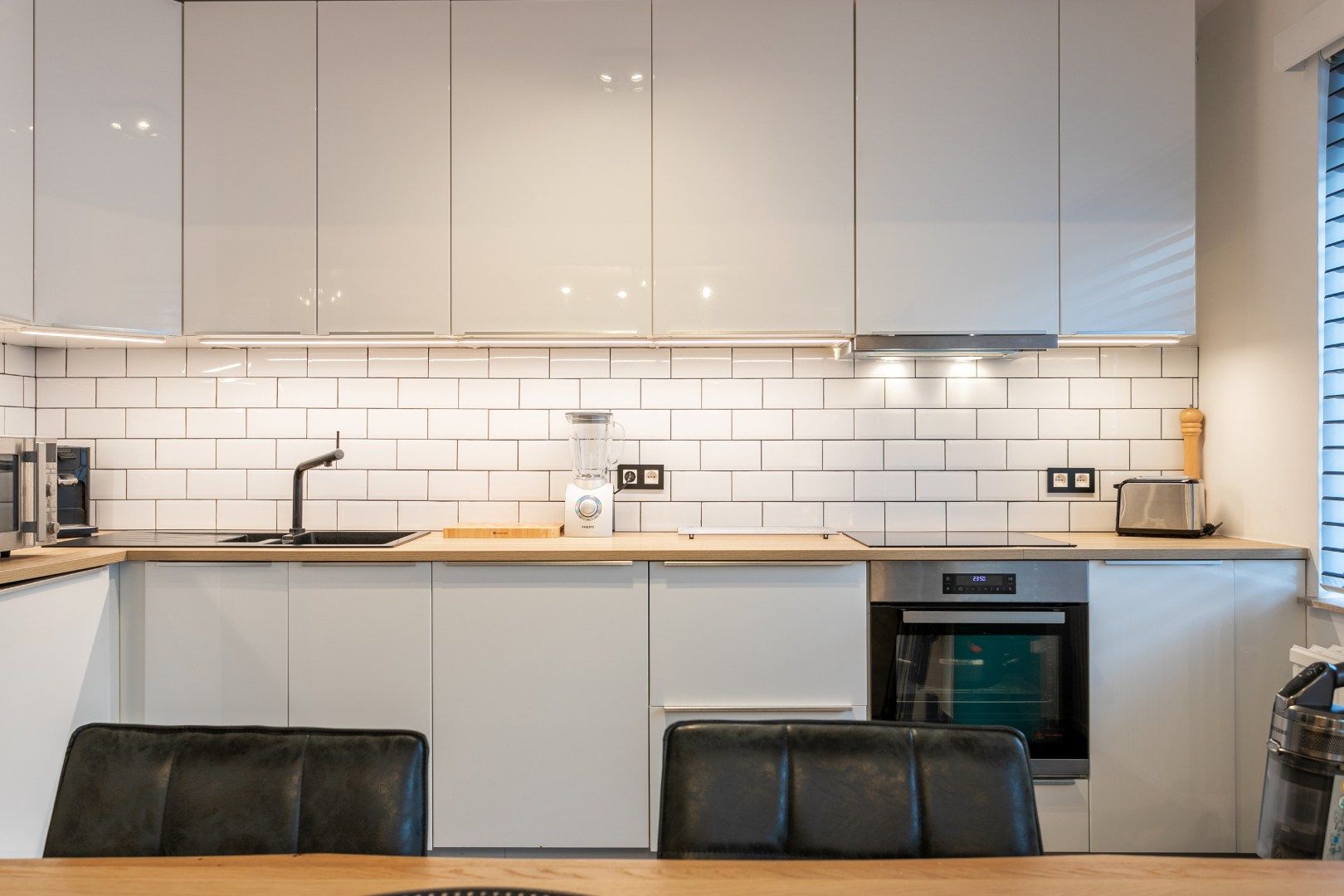 Instapklaar 2k-app in het centrum van Halle, met balkon en kelder foto 7