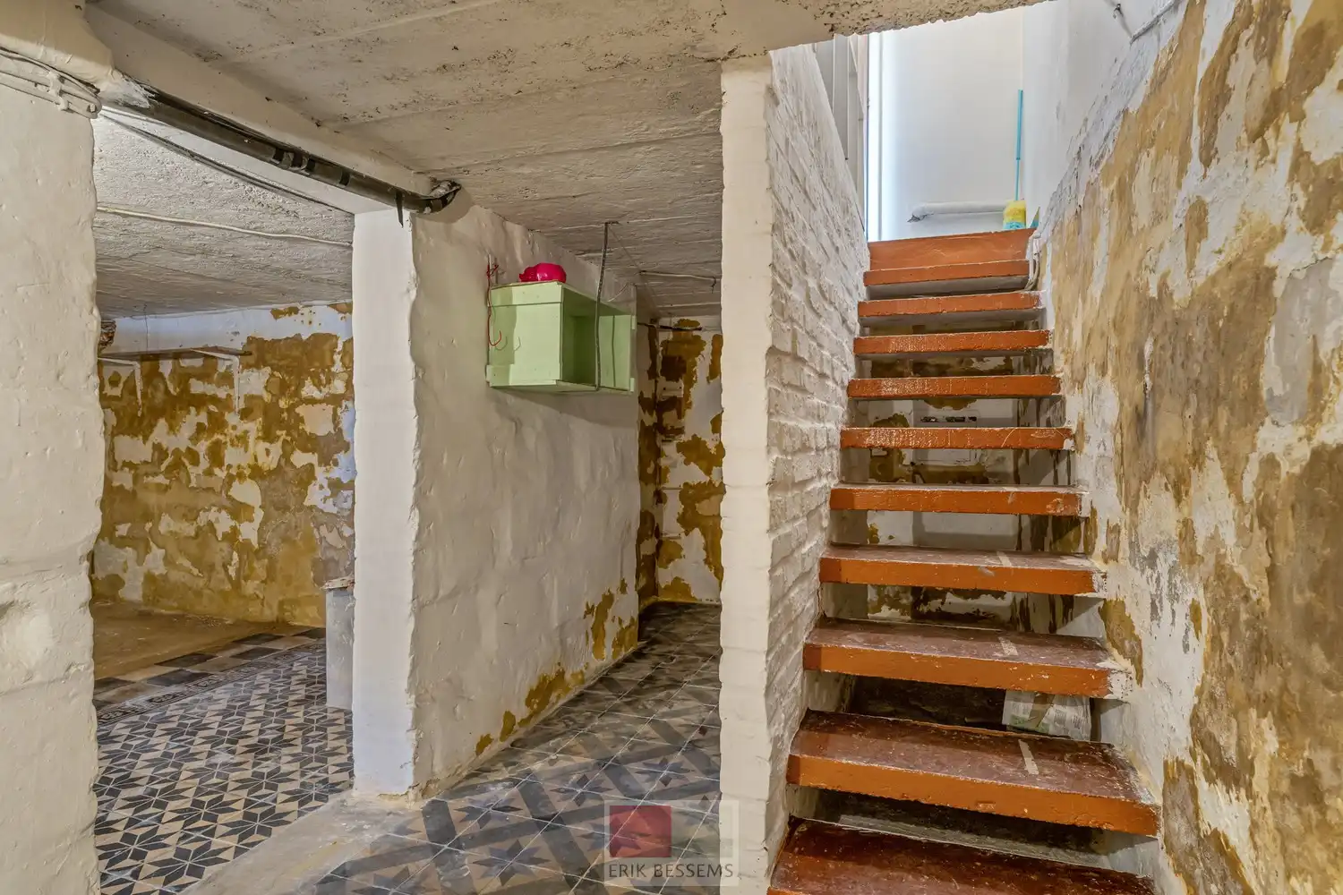 Leuke te renoveren woning met een bewoonbare oppervlakte van ca. 172 m², gelegen op een perceel van 485 m². foto 41