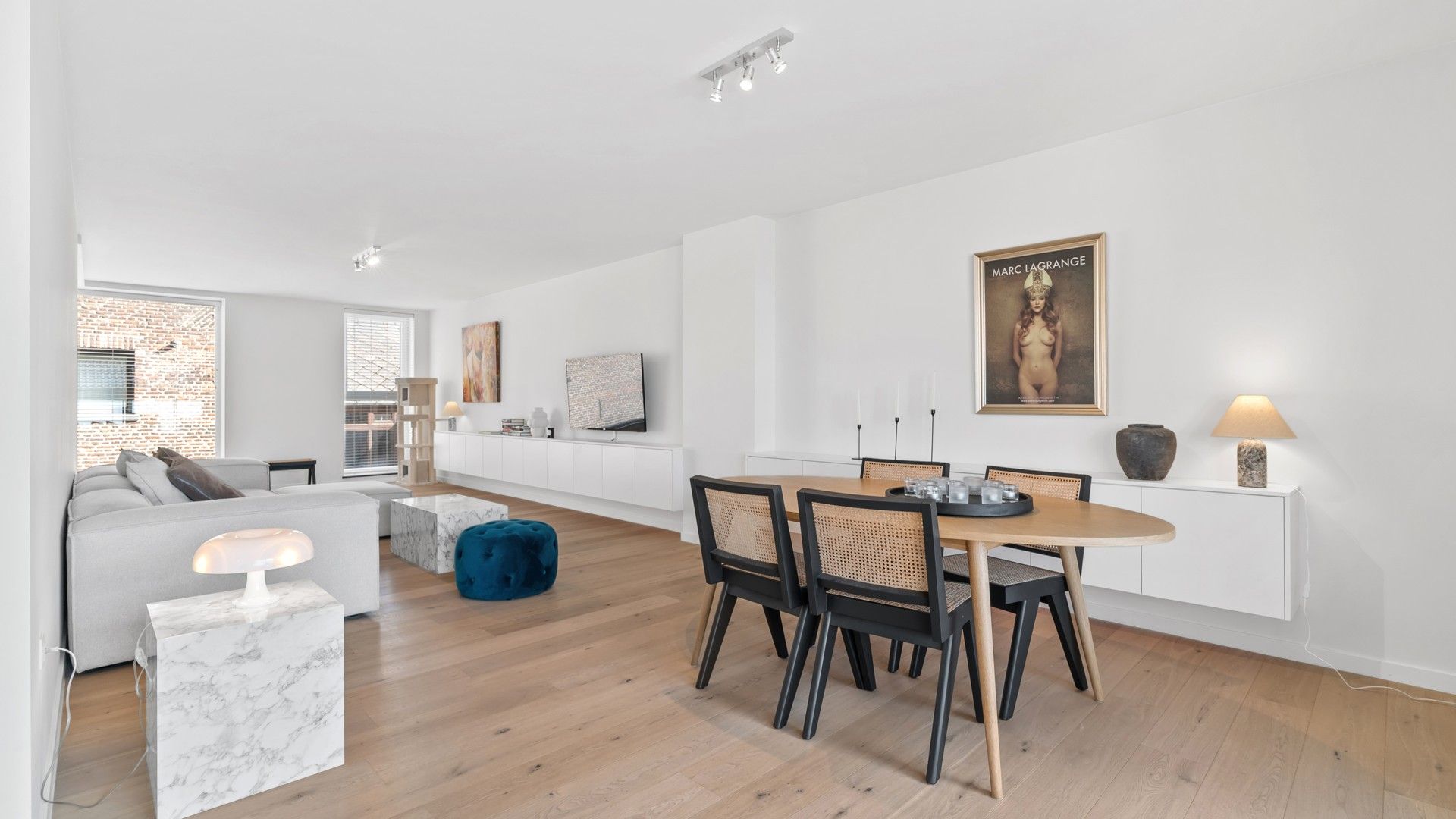 Exclusief appartement van 164,88 m2 met 2 terrassen in centrum Maaseik foto 2